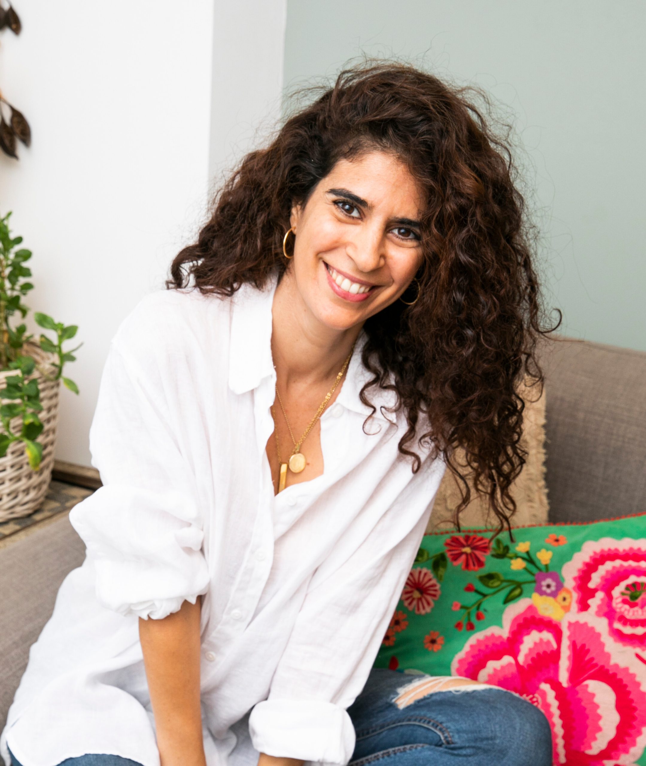 חולצה לבנה רעותה